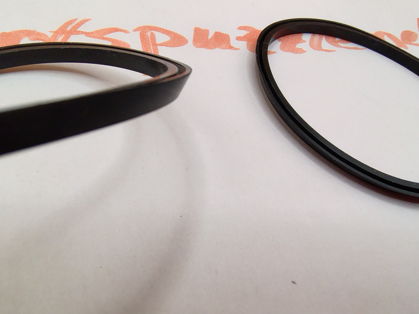 detail of New WARN SE2064000 seal rings for premium locking hubs.