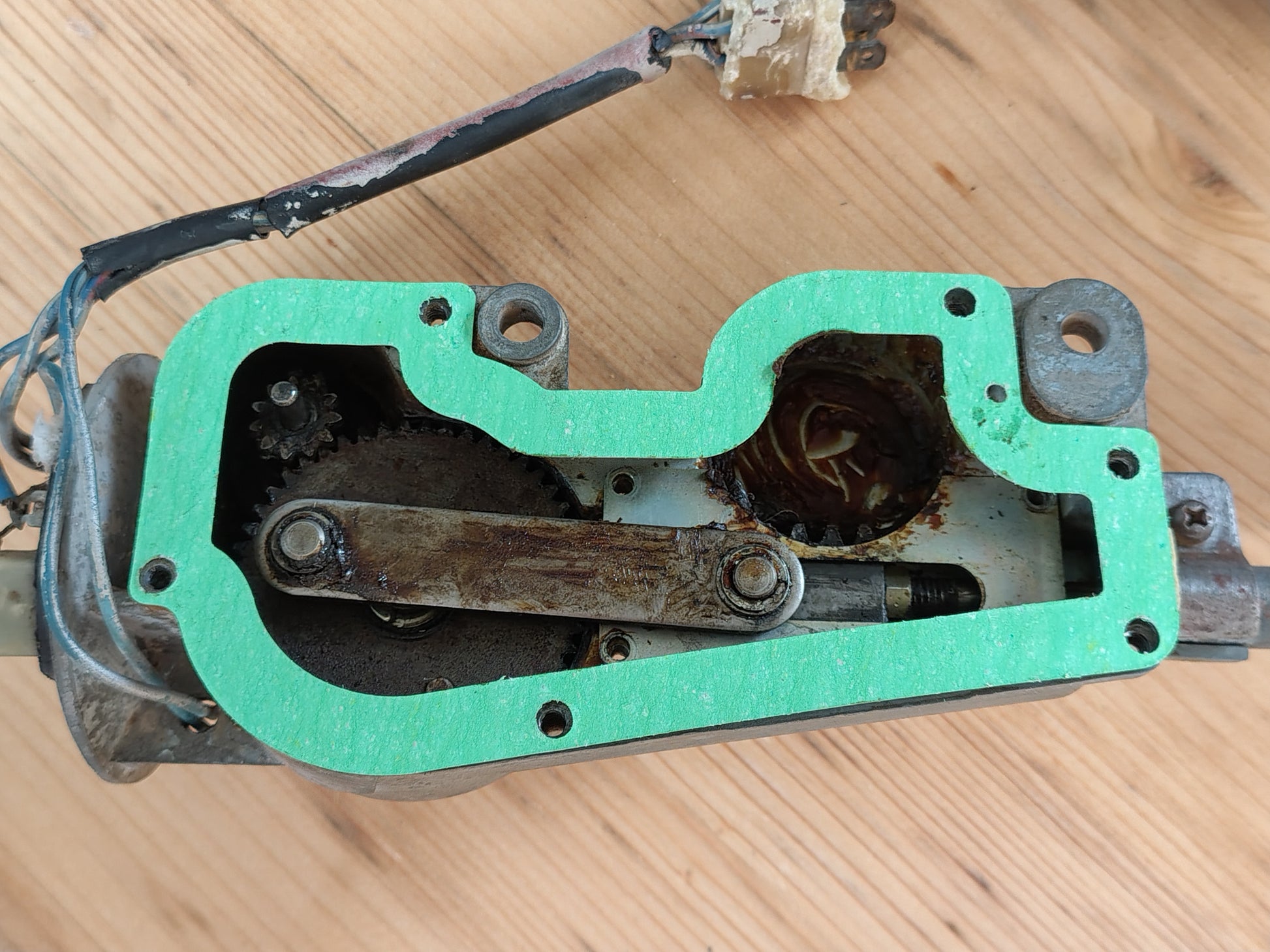 85134-60070 FJ40 GASKET, WINDSHIELD WIPER MOTOR GEAR HOUSING COVER .